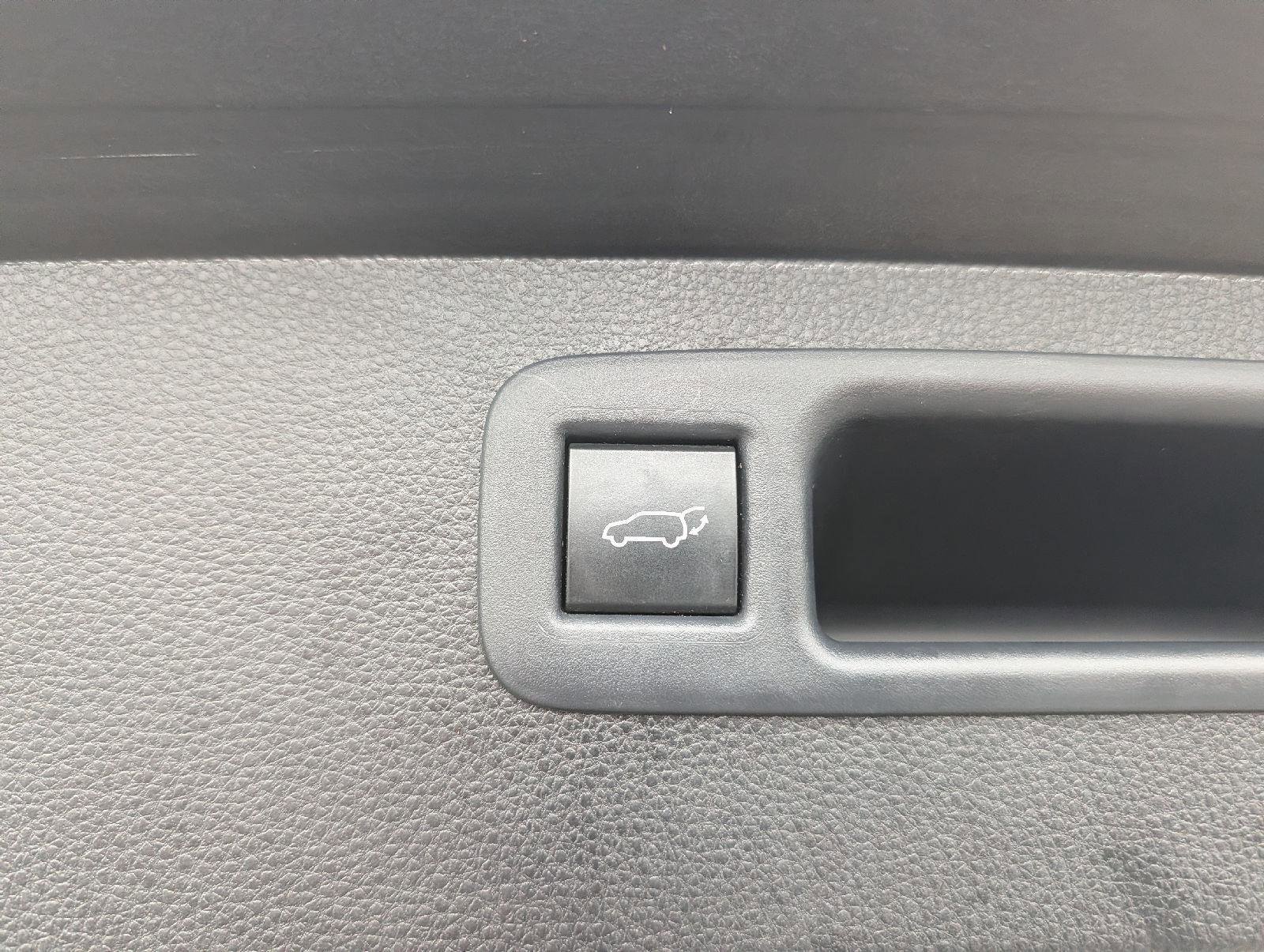 Used 2021 Toyota Highlander XLE image 27