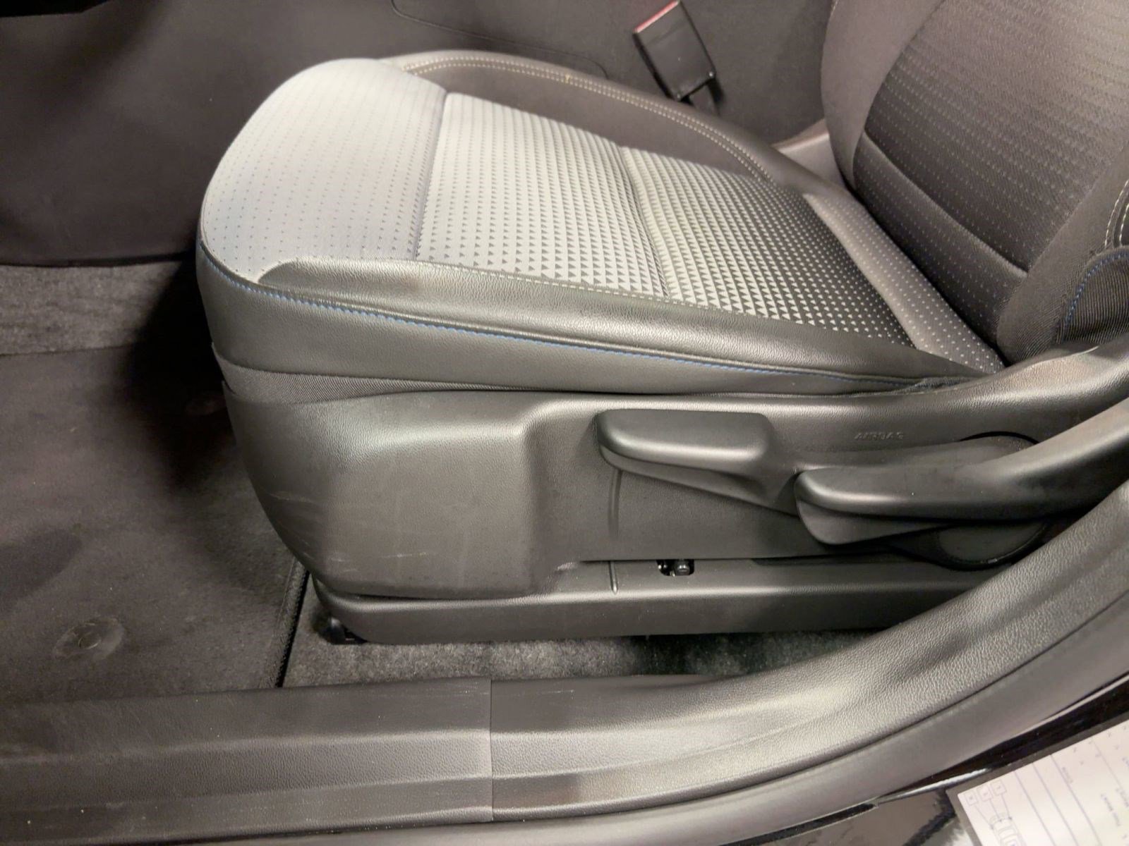 Certified 2025 Chevrolet Trax LT w/ LT Convenience Package image 12