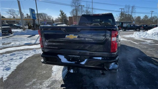 Used 2024 Chevrolet Silverado 2500 Custom w/ Custom Value Package image 9