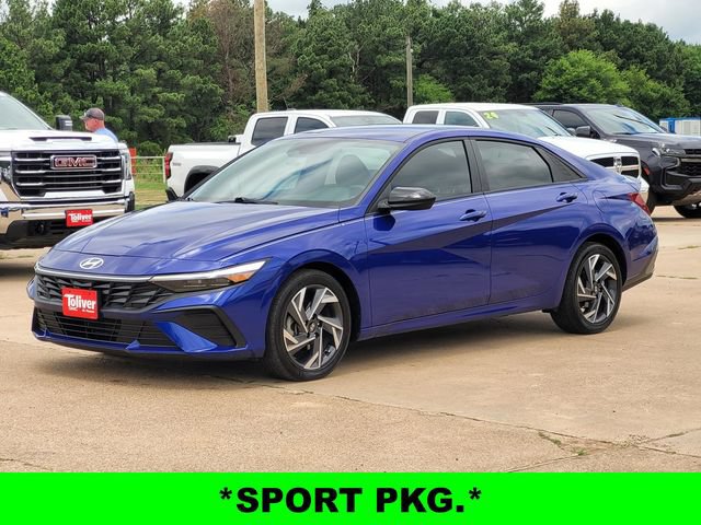 Used 2025 Hyundai Elantra Sport FWD image 4