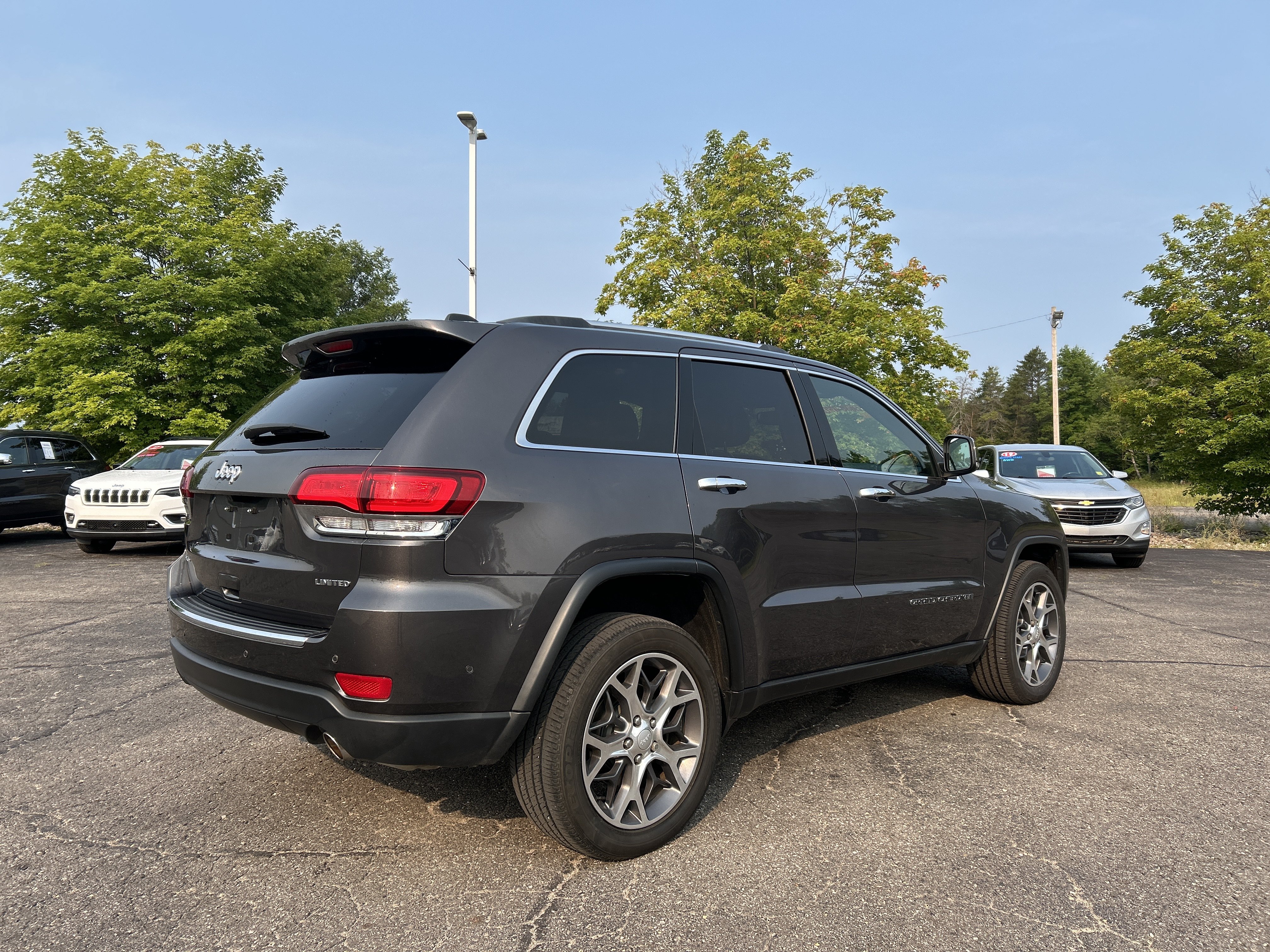 Used 2021 Jeep Grand Cherokee Limited w/ Protech Group AWD/4WD image 3