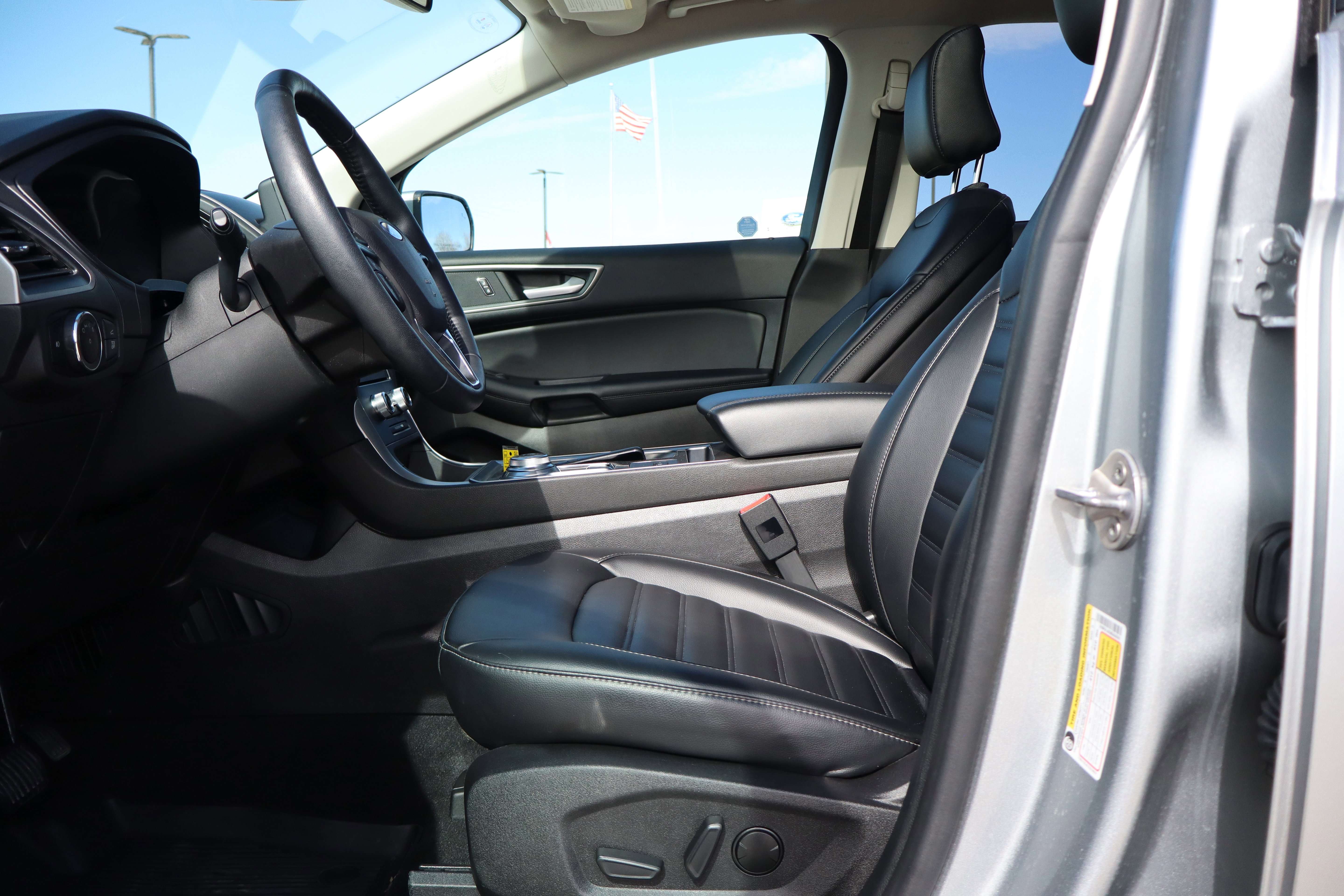 Used 2024 Ford Edge SEL w/ Convenience Package image 10