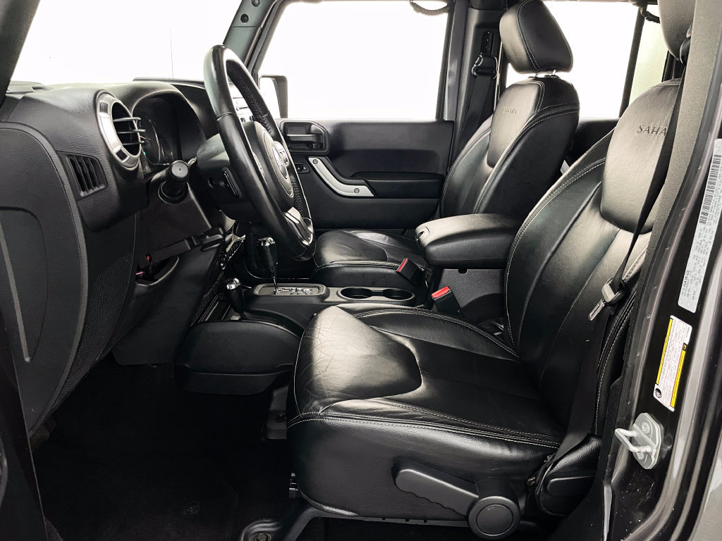 Used 2016 Jeep Wrangler Unlimited Sahara AWD/4WD image 5