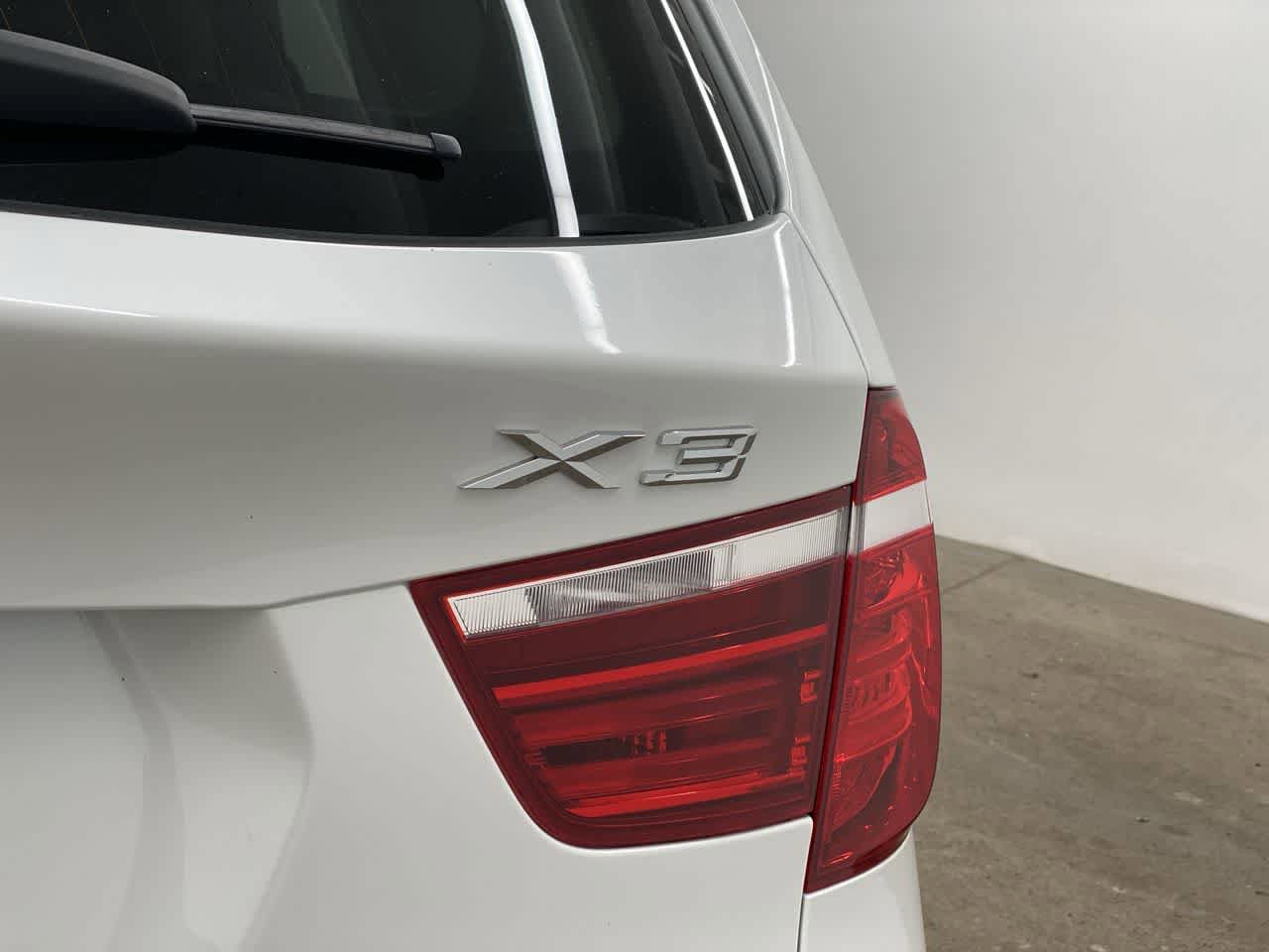 Used 2016 BMW X3 xDrive28d image 10