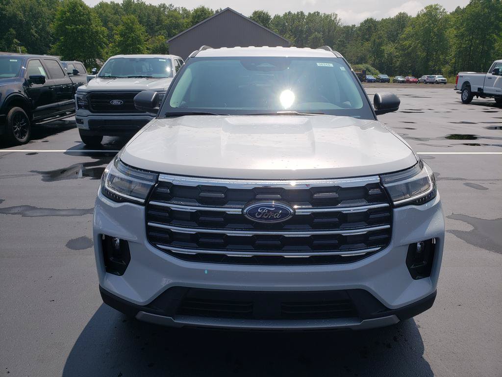 New 2026 Ford Explorer Active w/ Active Comfort Package AWD/4WD image 2