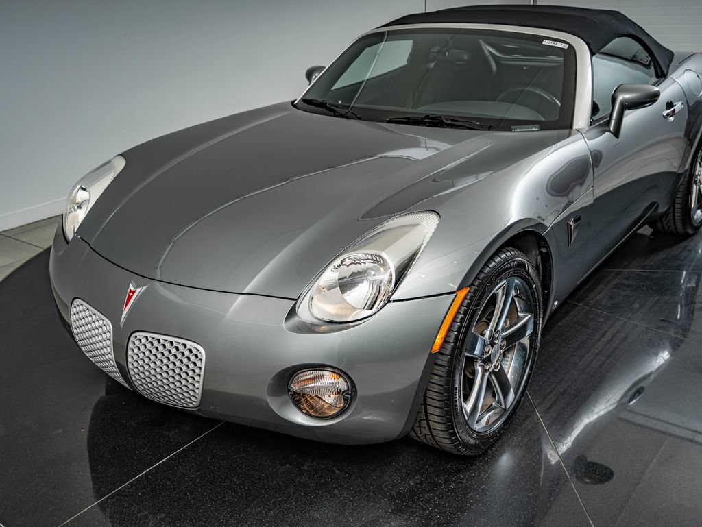 Used 2006 Pontiac Solstice Convertible w/ Premium Package RWD image 16
