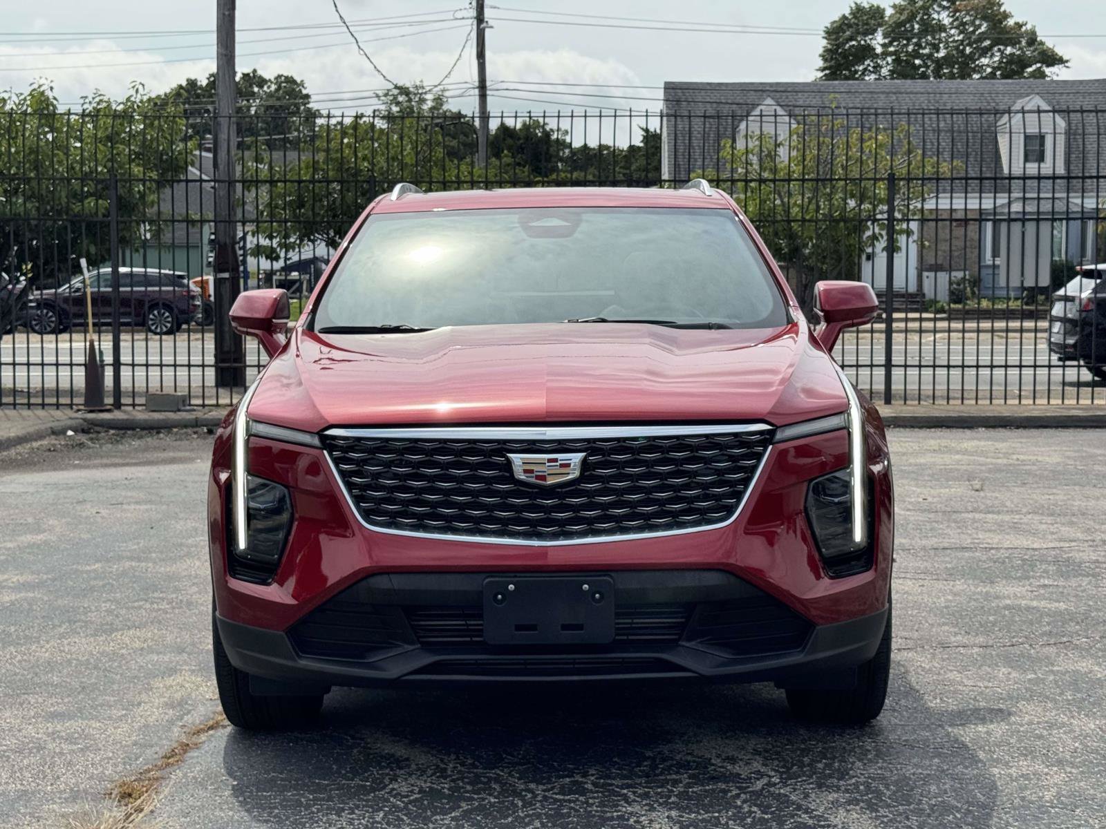 Certified 2024 Cadillac XT4 Luxury w/ Cold Weather Package AWD/4WD image 2