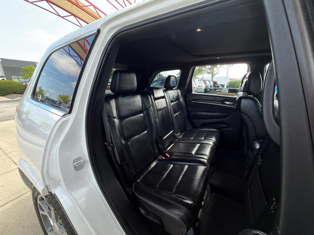 Used 2019 Jeep Grand Cherokee Overland AWD/4WD image 27