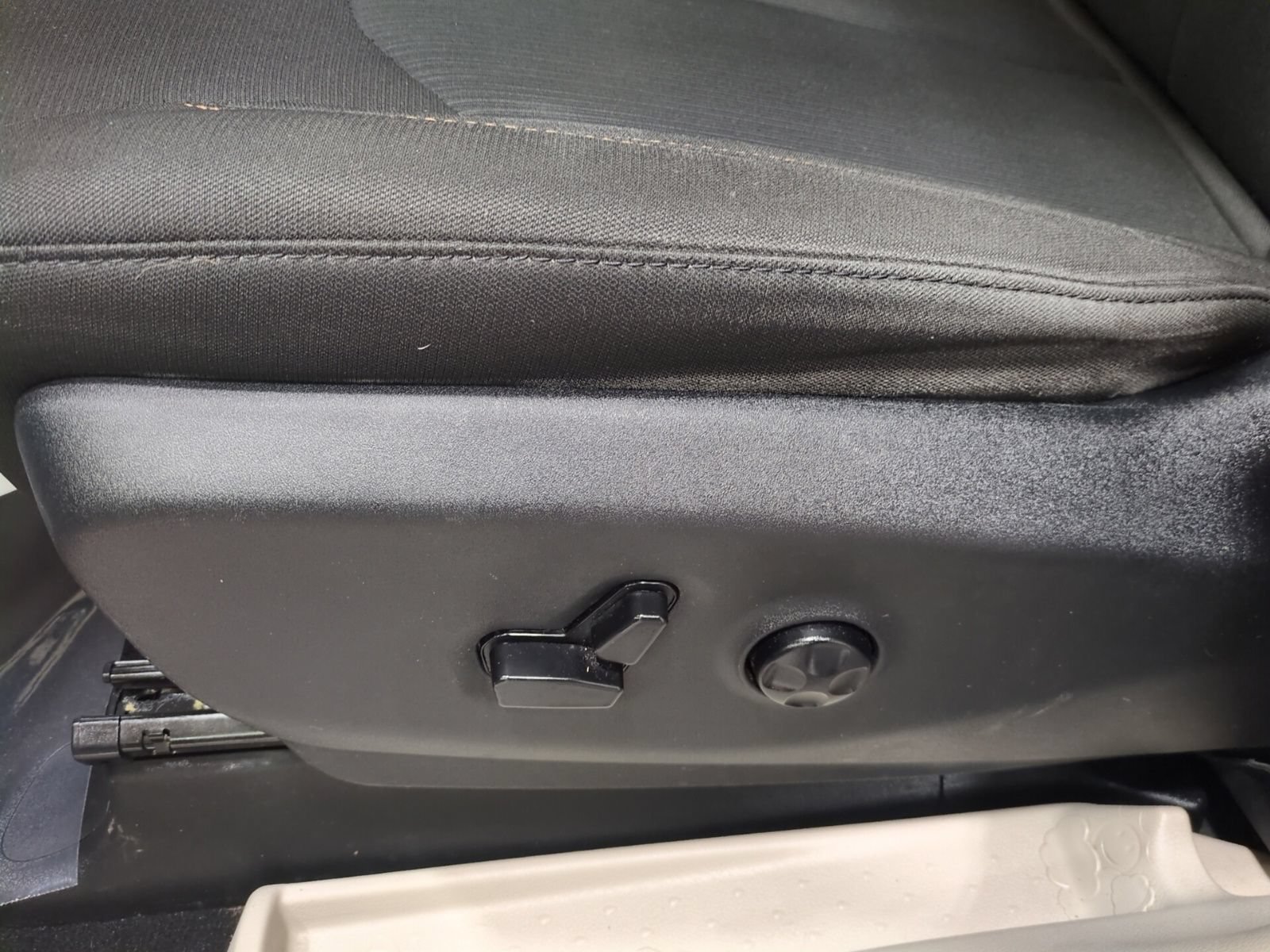 Used 2017 Chrysler Pacifica Touring FWD image 19