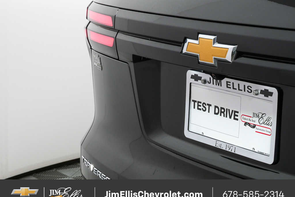 Certified 2025 Chevrolet Traverse LT image 36
