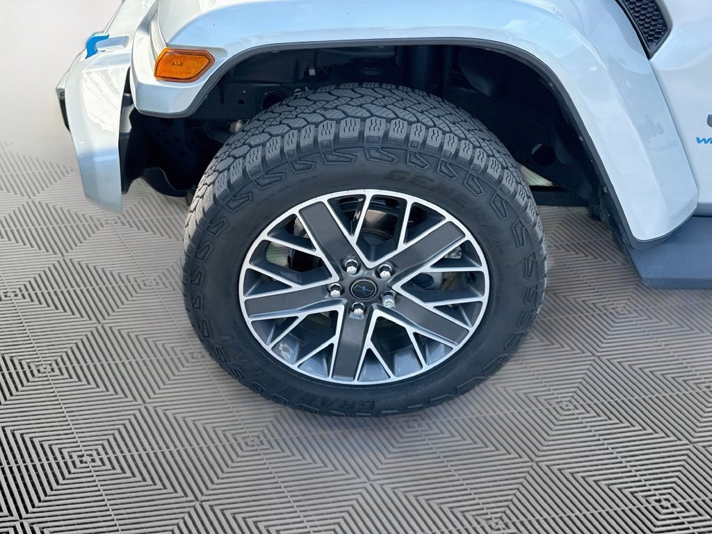 Used 2024 Jeep Wrangler High Altitude AWD/4WD image 35