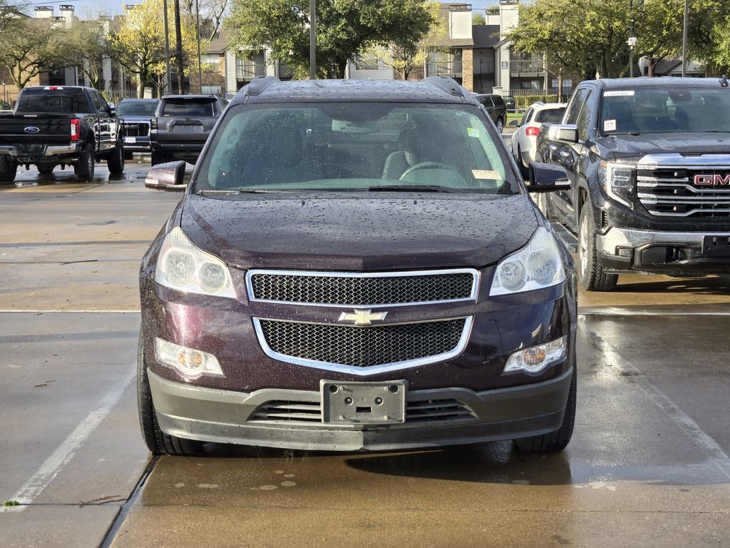 Used 2010 Chevrolet Traverse LT image 3