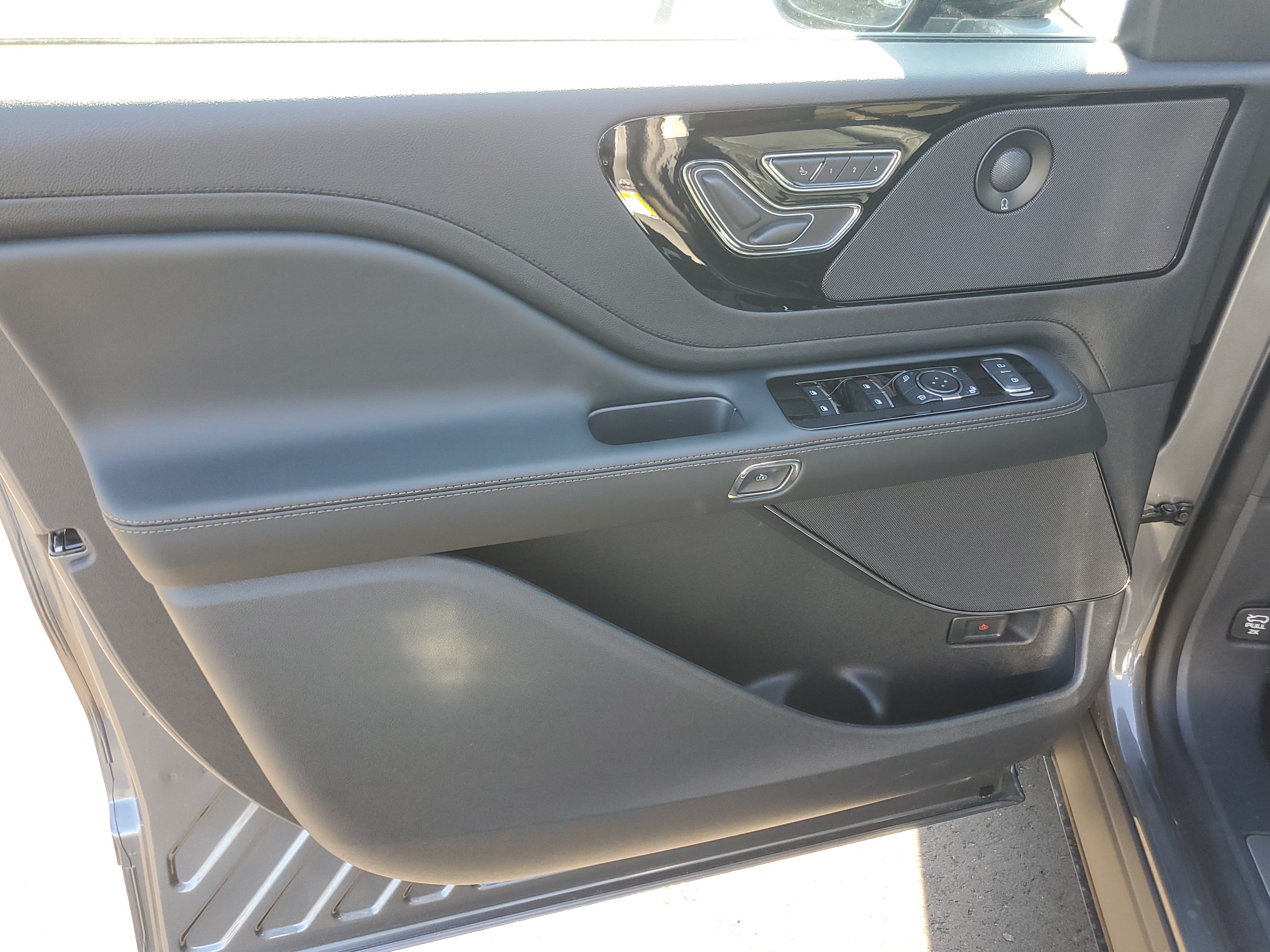 New 2027 Lincoln Aviator Reserve AWD/4WD image 8