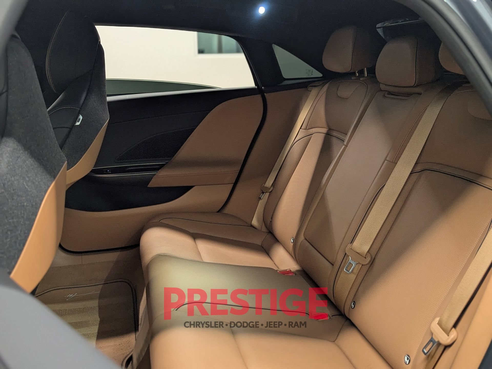 Used 2025 Lucid Air Touring AWD/4WD image 35