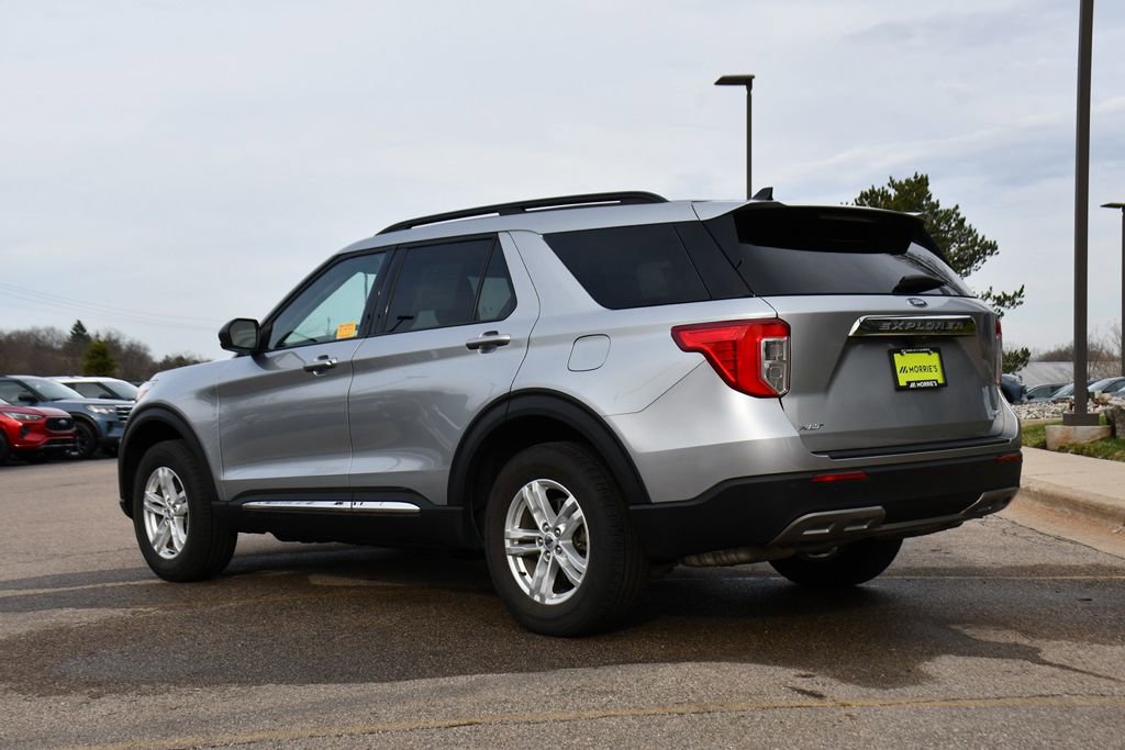 Used 2023 Ford Explorer XLT w/ Equipment Group 202A AWD/4WD image 4