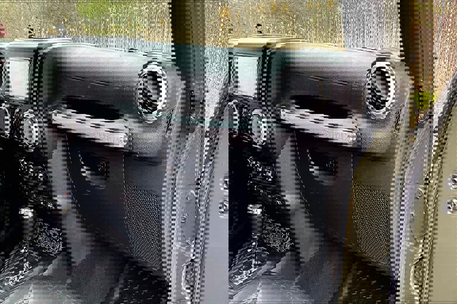 Used 2015 Jeep Wrangler Unlimited Sahara w/ Dual Top Group image 19