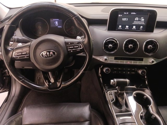 Used 2018 Kia Stinger RWD image 14