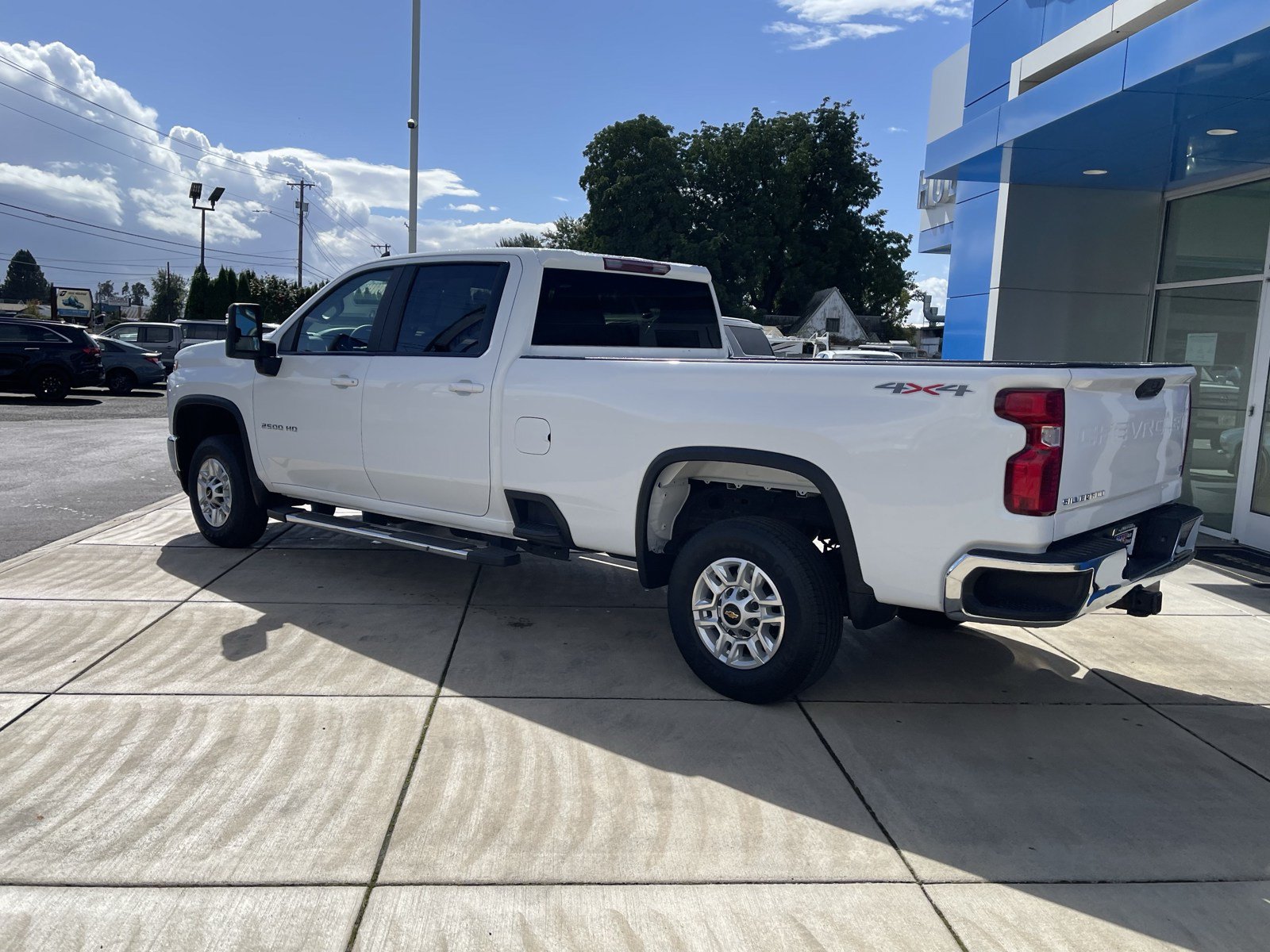 Used 2023 Chevrolet Silverado 2500 LT AWD/4WD image 3