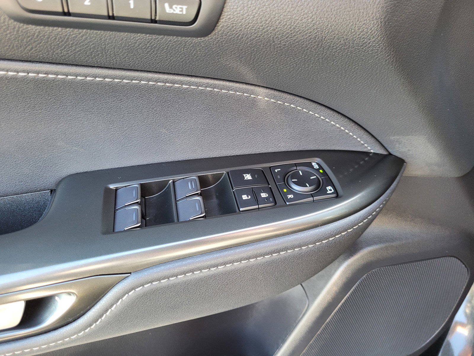 Certified 2025 Lexus NX 350h AWD w/ Cold Area Package image 22