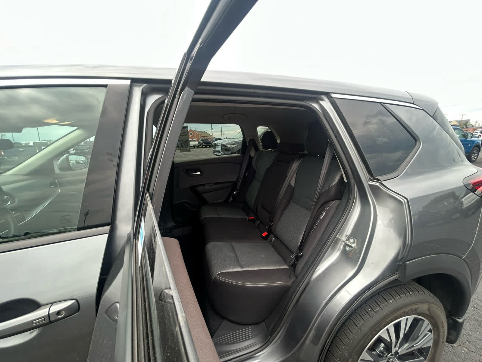 Used 2021 Nissan Rogue SV AWD/4WD image 11