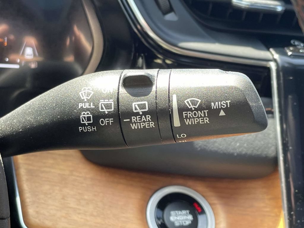 Used 2023 Jeep Grand Cherokee L Summit AWD/4WD image 36
