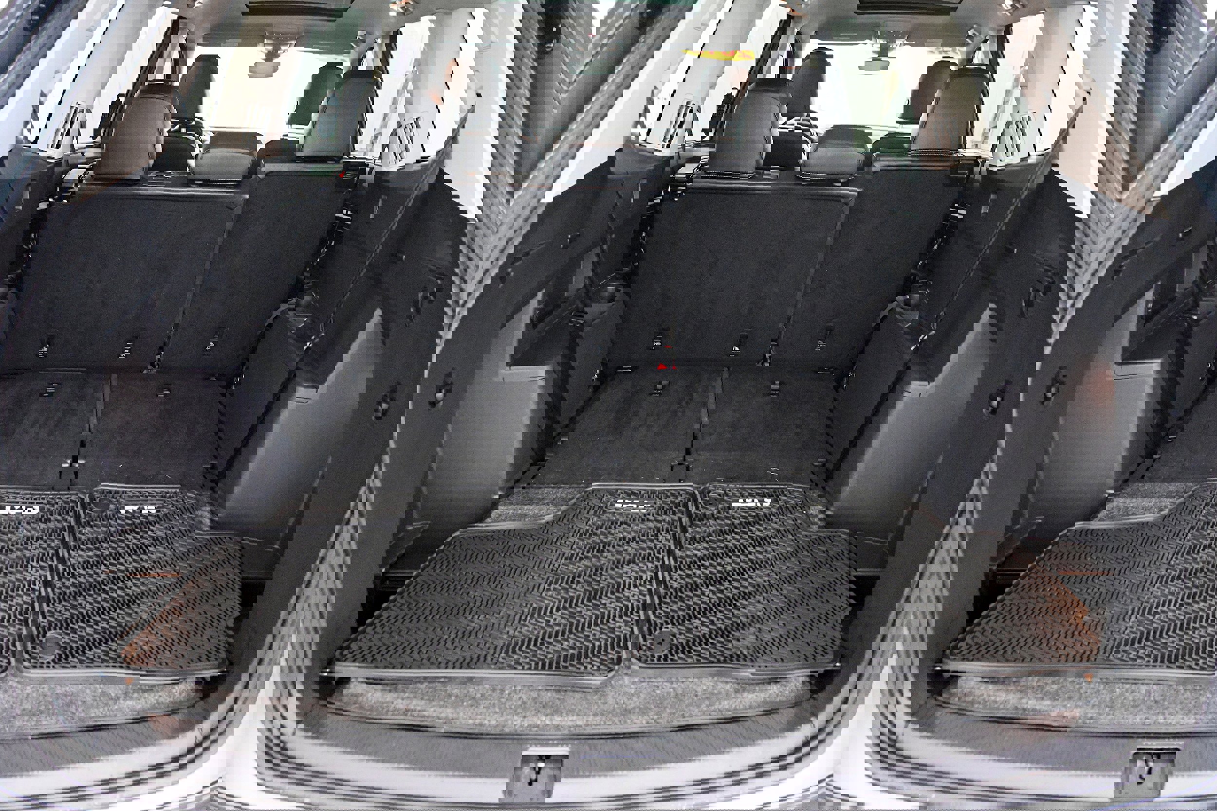 Used 2019 Volkswagen Atlas SEL Premium image 32