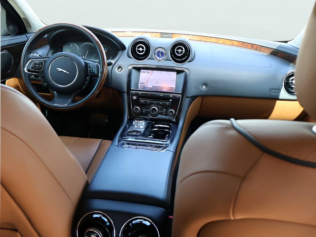 Used 2011 Jaguar XJ L RWD image 14