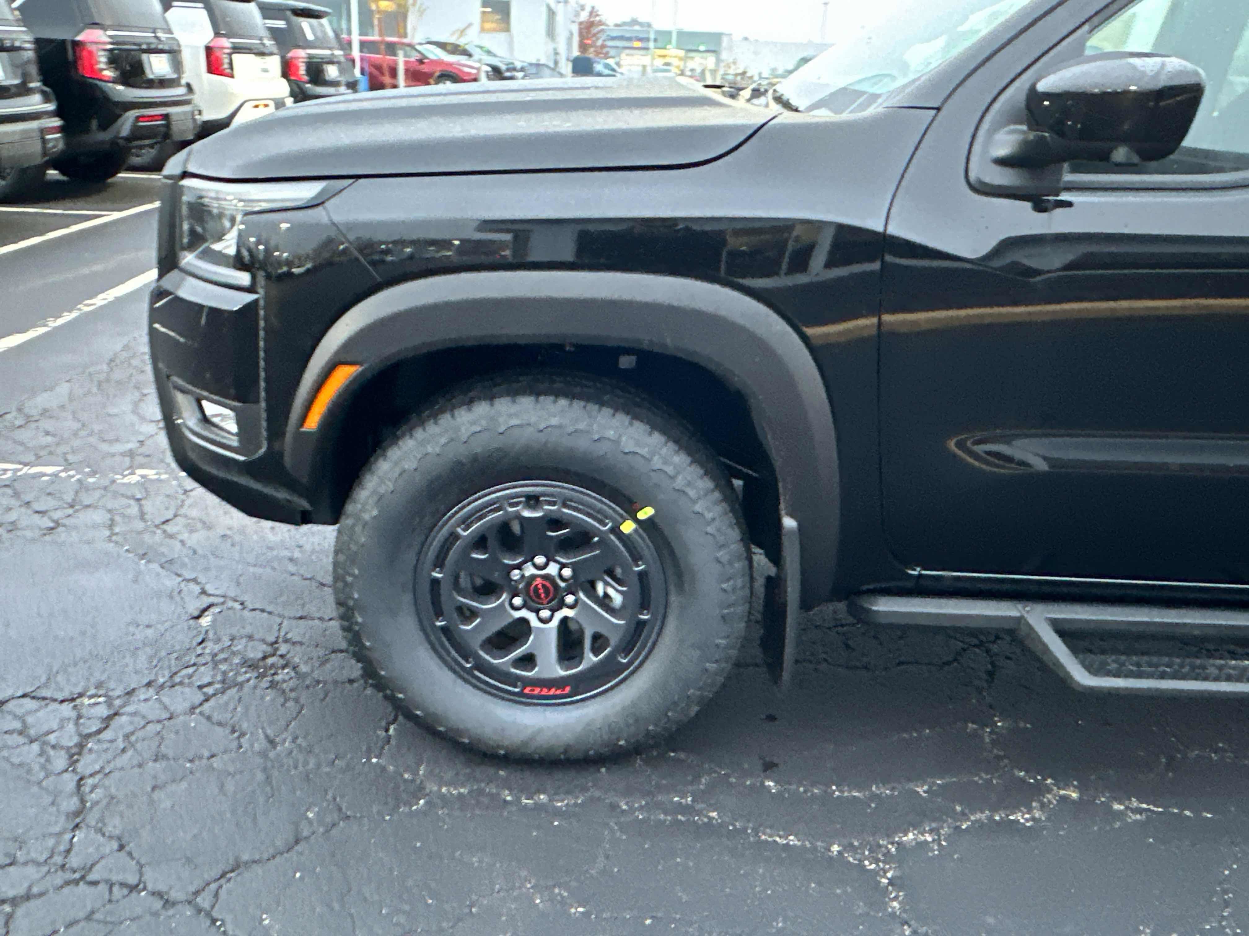 New 2026 Nissan Frontier PRO-4X w/ Pro-4x Convenience Package image 8