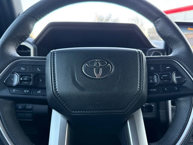Used 2025 Toyota 4Runner 4WD image 31