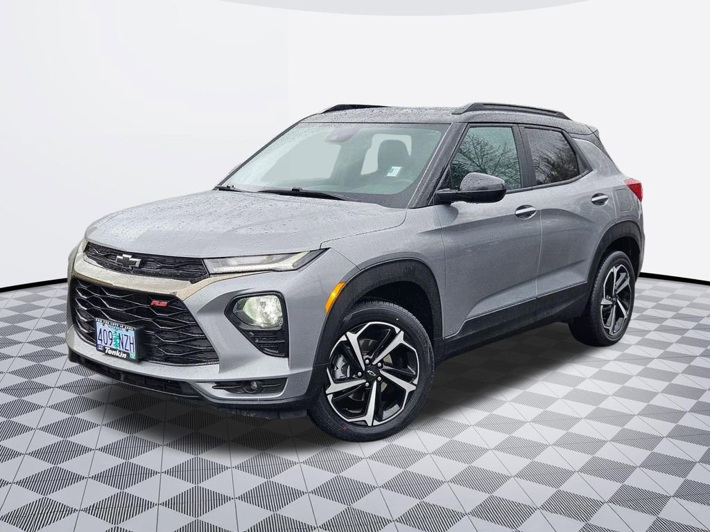 Used 2023 Chevrolet TrailBlazer RS w/ Sun and Liftgate Package image 2