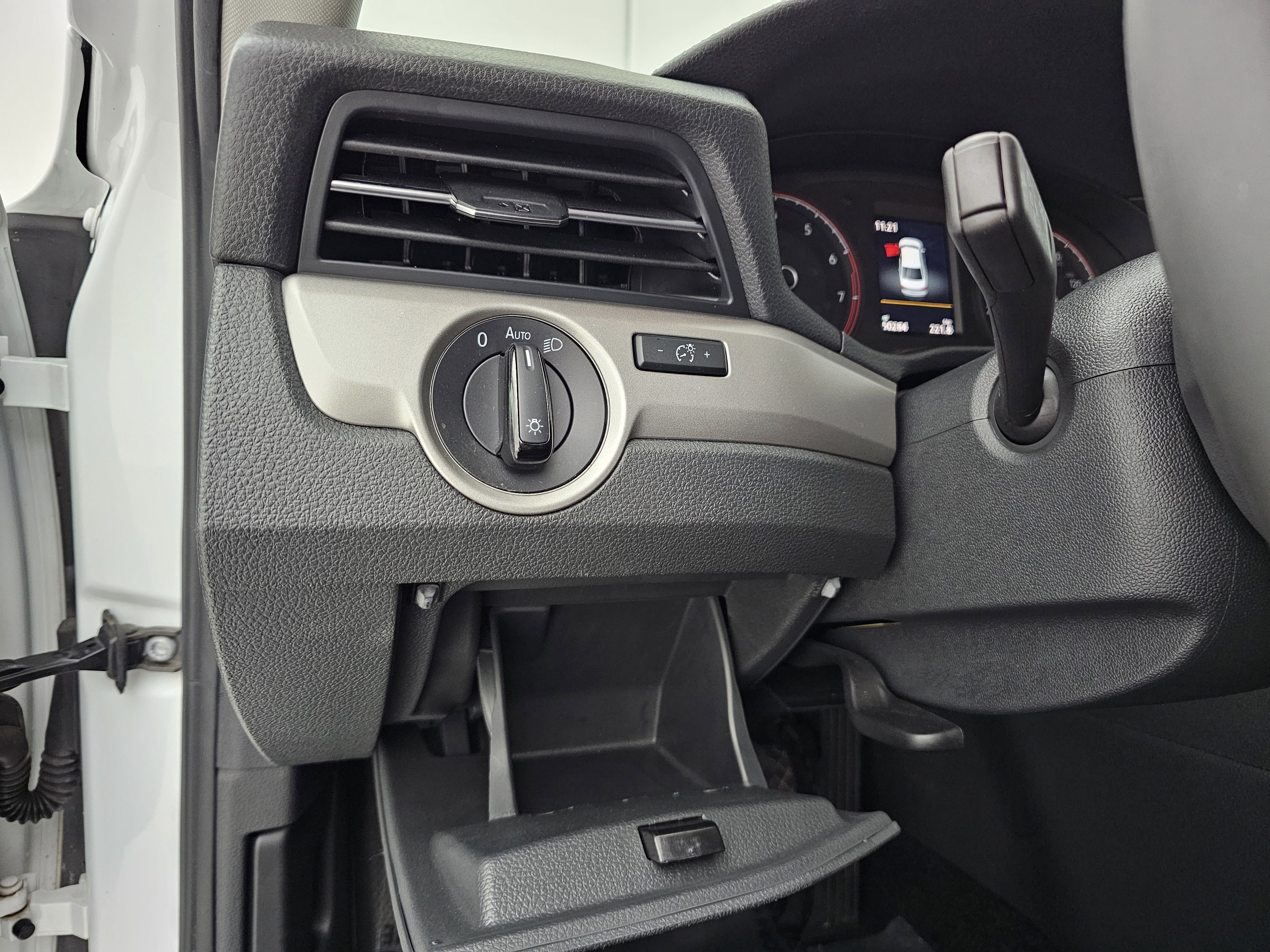 Used 2021 Volkswagen Passat 2.0T SE image 8