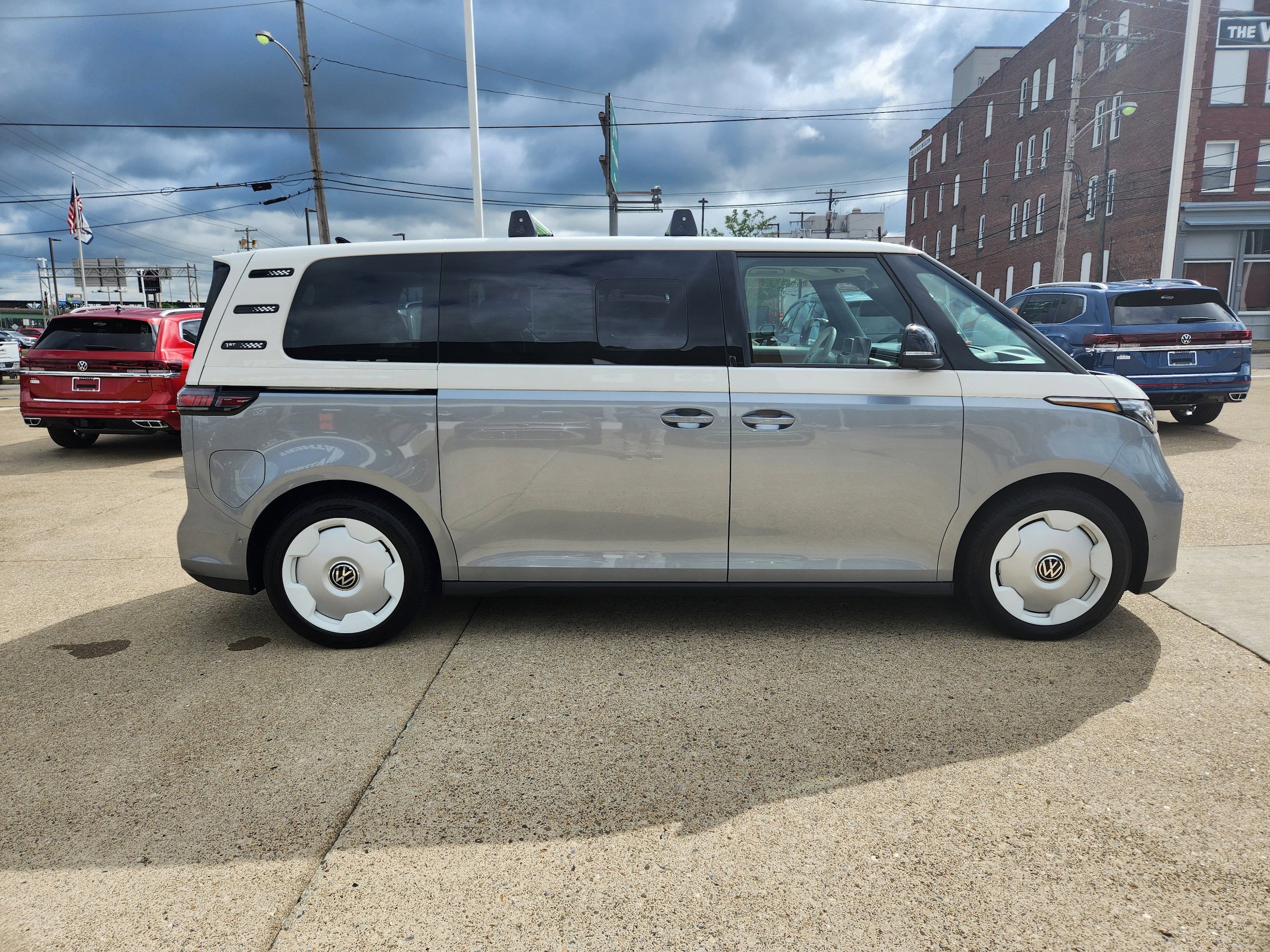 New 2025 Volkswagen ID. Buzz 1st Edition image 6