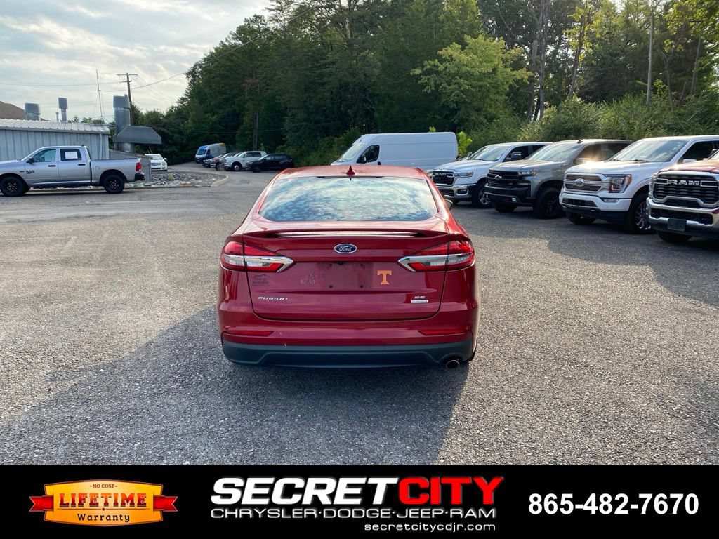 Used 2020 Ford Fusion SE w/ Equipment Group 151A FWD image 6