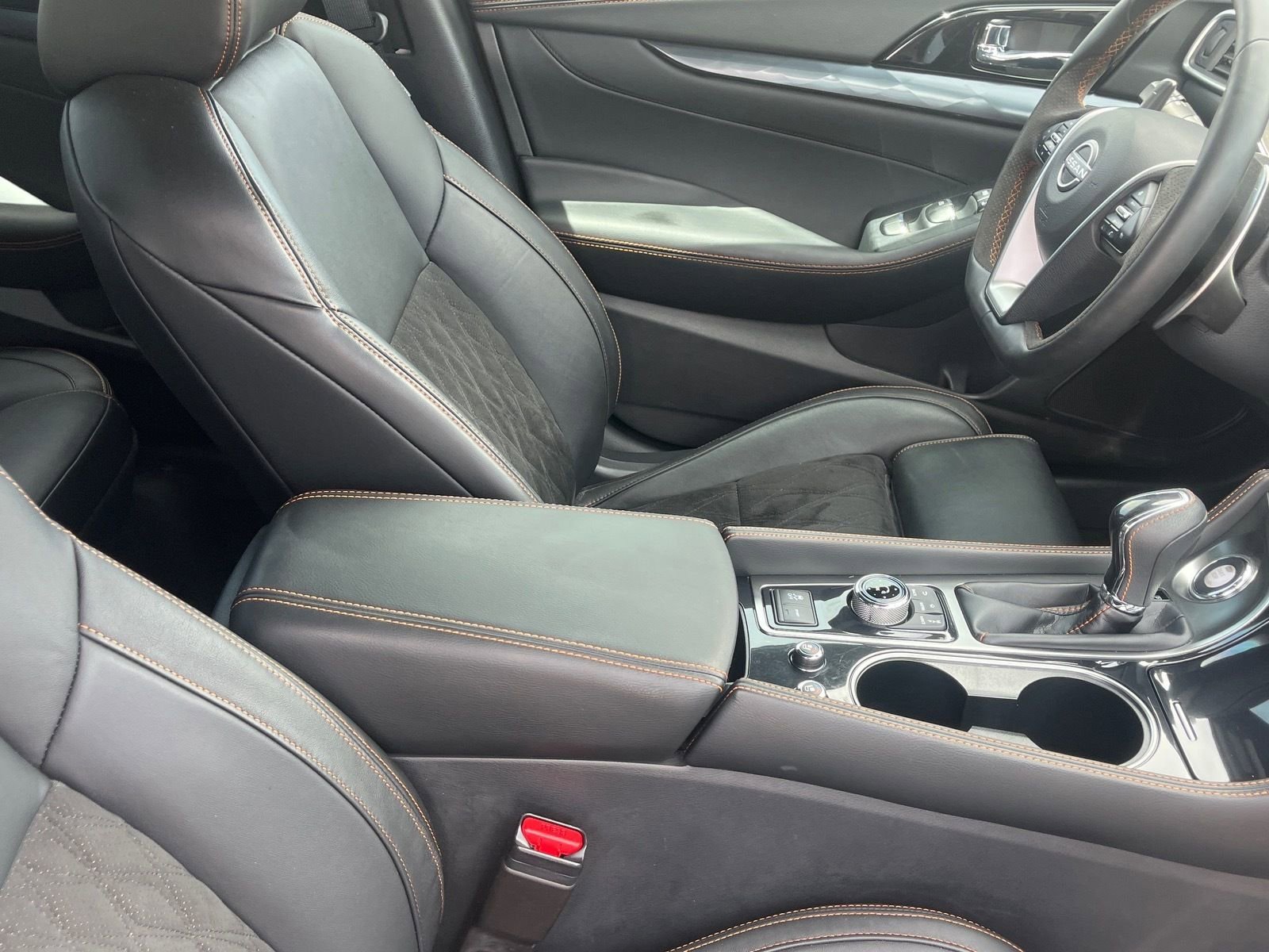 Used 2023 Nissan Maxima SR w/ Sport Mat Group FWD image 10