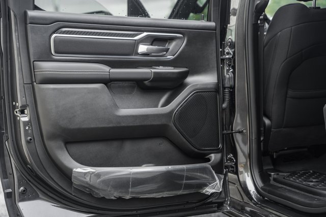 New 2026 RAM 1500 4x4 Crew Cab image 35