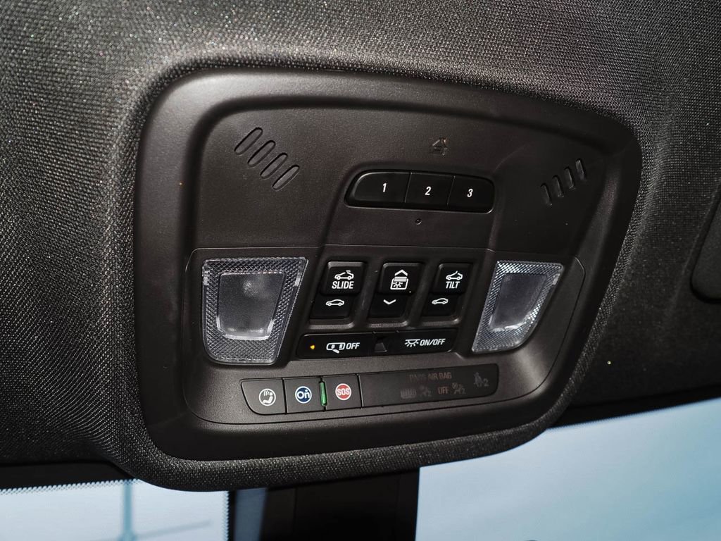 Used 2023 Chevrolet Traverse RS image 35