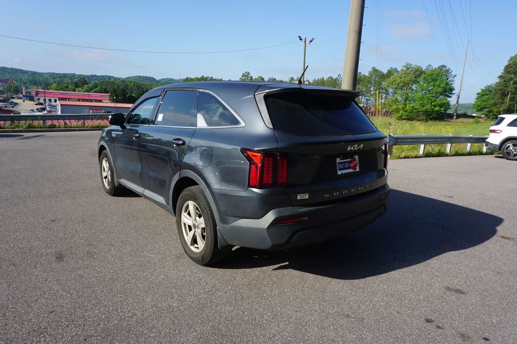 Used 2022 Kia Sorento LX FWD image 18