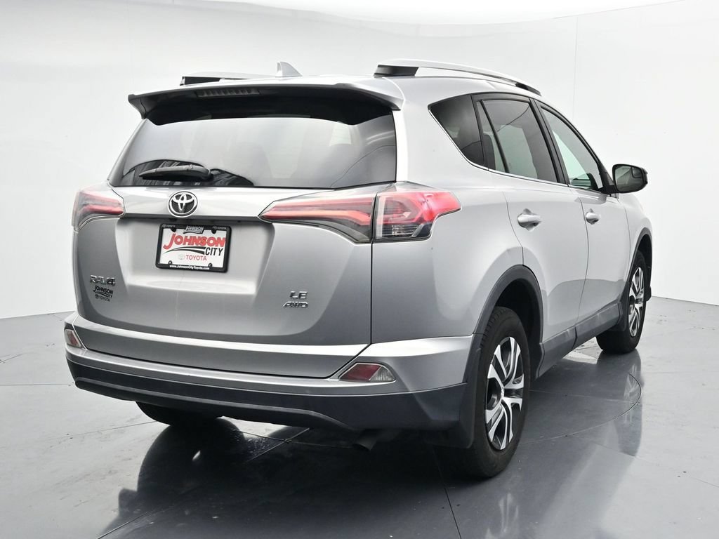 Used 2016 Toyota RAV4 LE AWD/4WD image 6