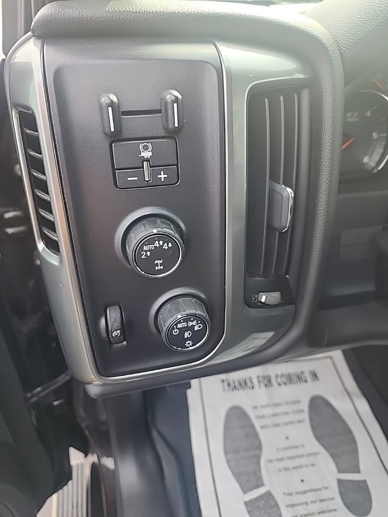 Used 2018 Chevrolet Silverado 1500 LT w/ All Star Edition AWD/4WD image 22