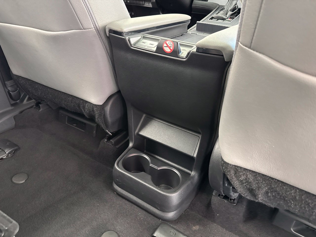 Used 2026 Toyota Sienna XLE FWD image 47