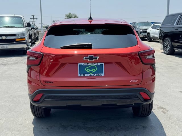 Certified 2024 Chevrolet Trax RS w/ Driver Confidence Package FWD image 3