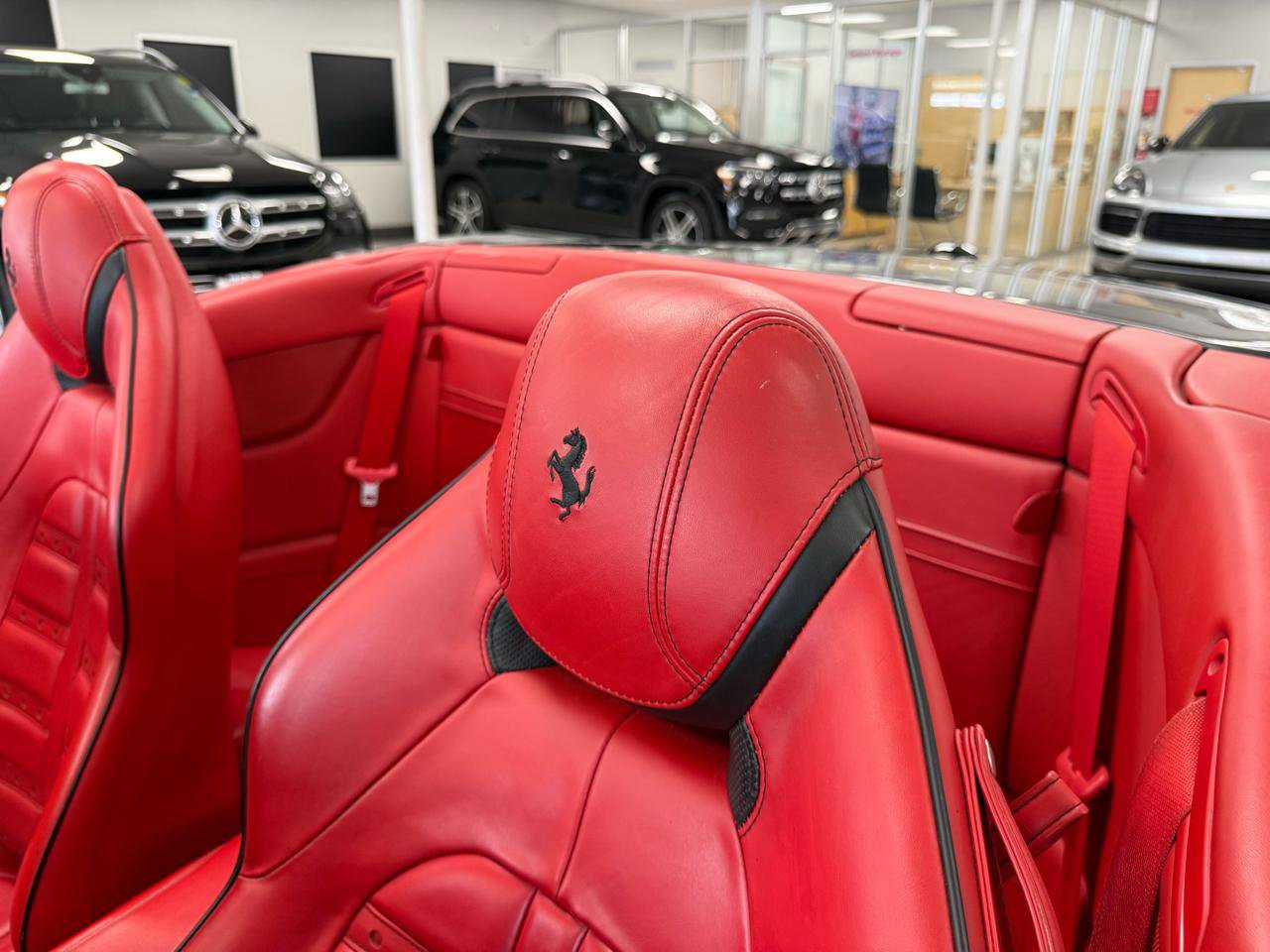 Used 2015 Ferrari California T RWD image 22