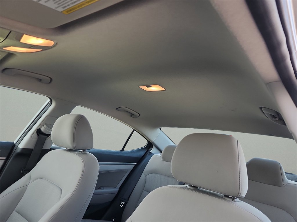 Used 2017 Hyundai Elantra SE image 11