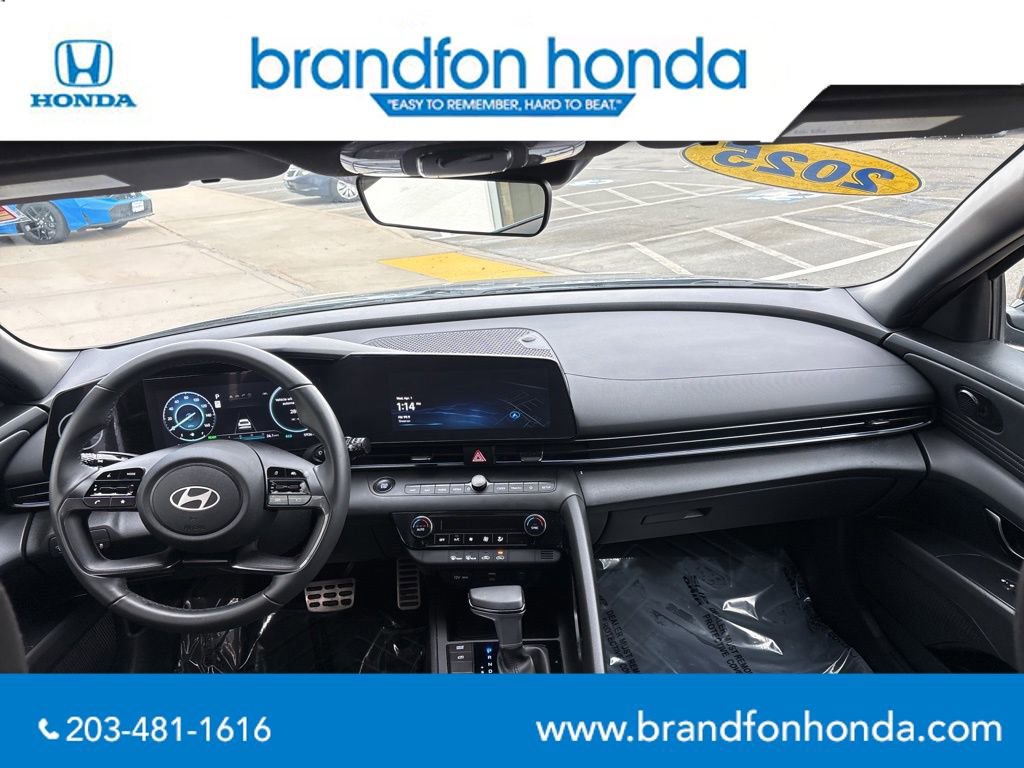 Used 2025 Hyundai Elantra SEL image 12