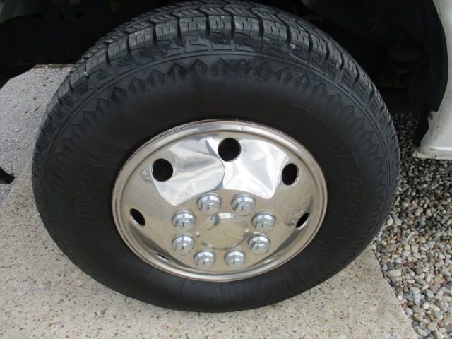 Used 2011 Ford E-350 and Econoline 350 Super Duty w/ PWR Locks & Windows Group RWD image 18