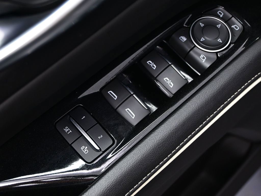 Used 2023 Cadillac Escalade ESV Luxury image 16