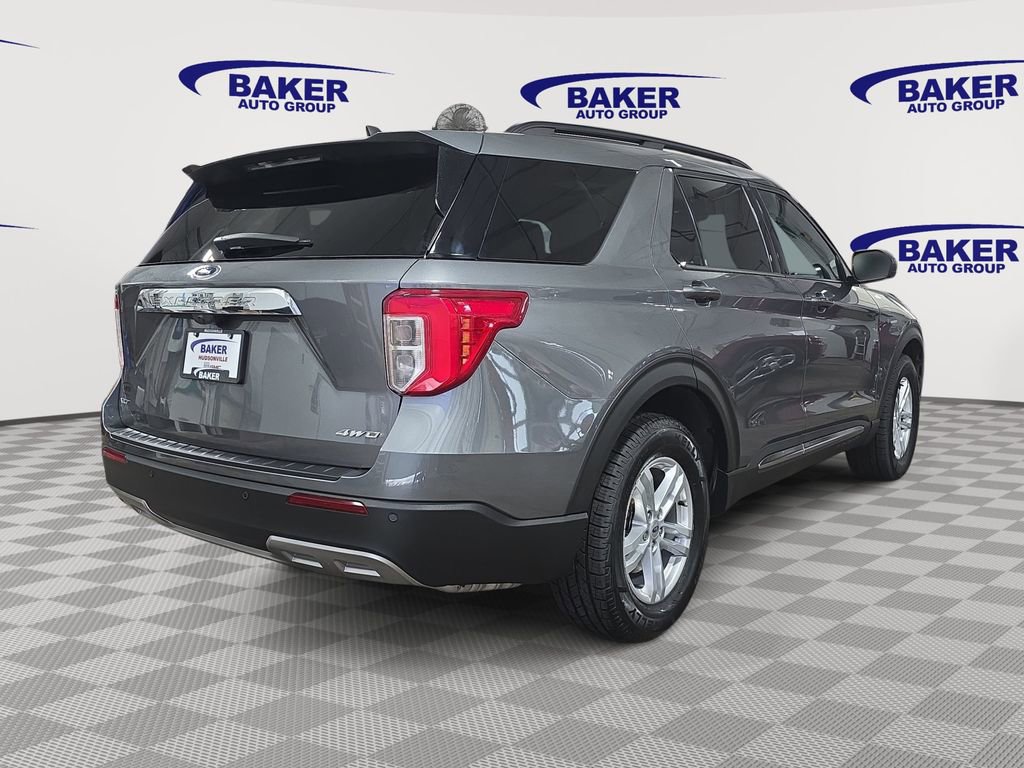Used 2023 Ford Explorer XLT w/ Equipment Group 202A image 5