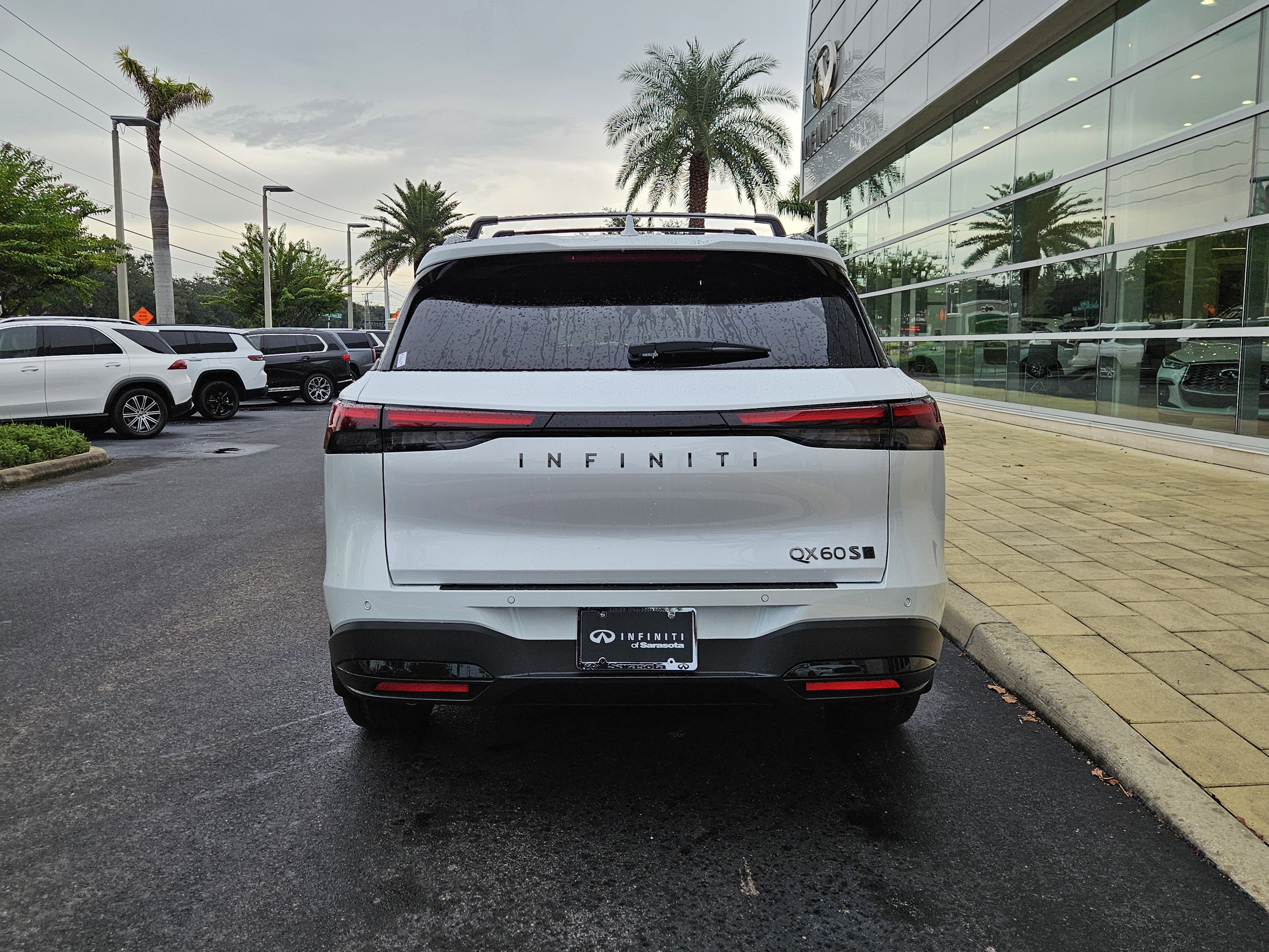 New 2026 INFINITI QX60 Luxe w/ Dark Cargo Package image 7