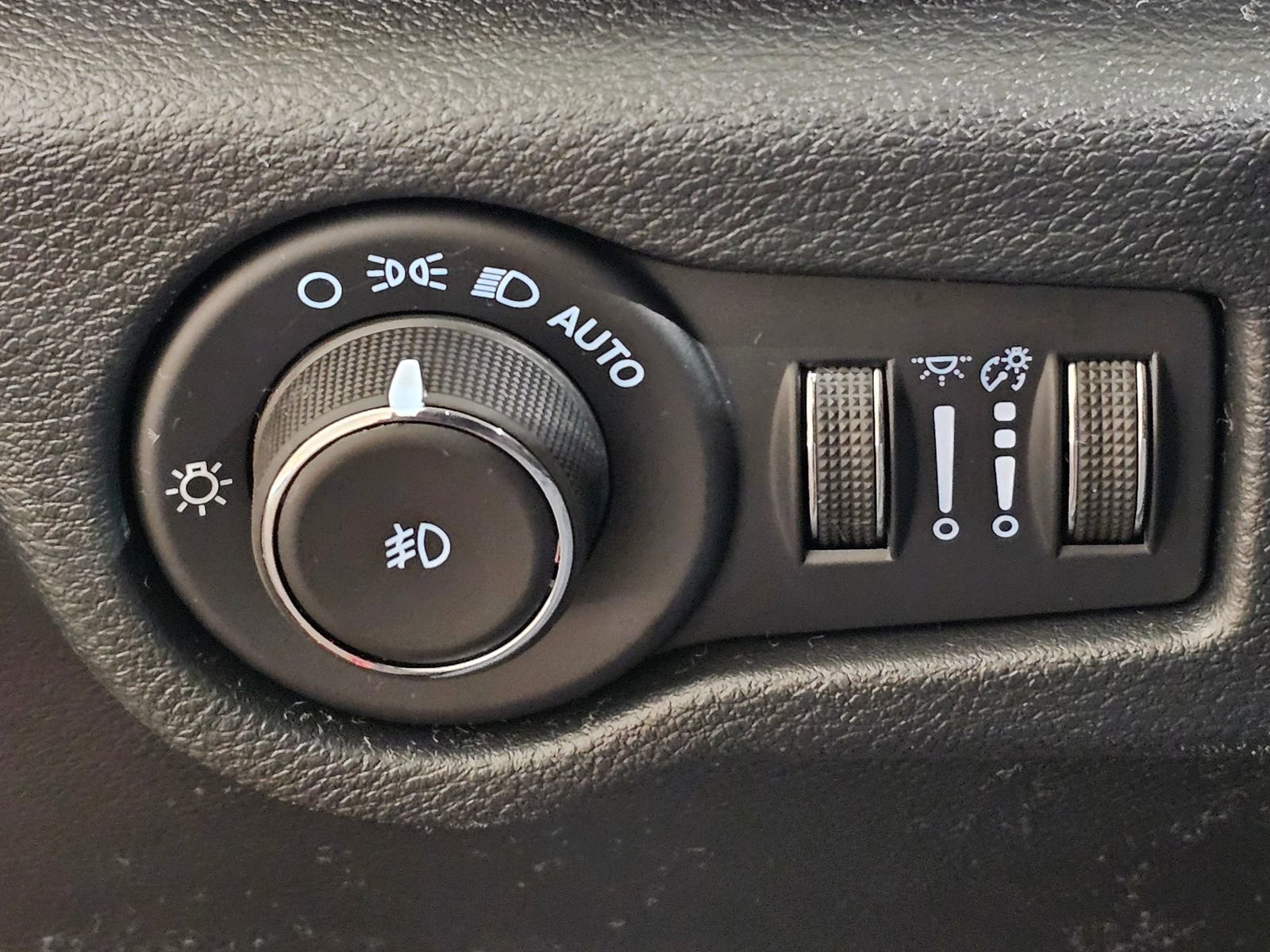 New 2026 Chrysler Pacifica Select image 22