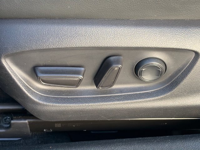 Used 2022 Toyota Camry XSE w/ Navigation Package FWD image 19